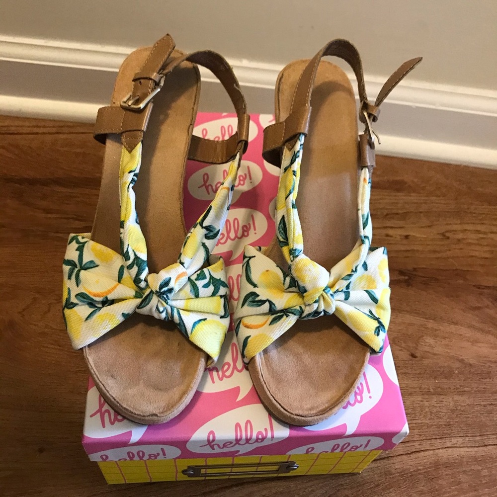 Lemon Wedge Sandals 🍋